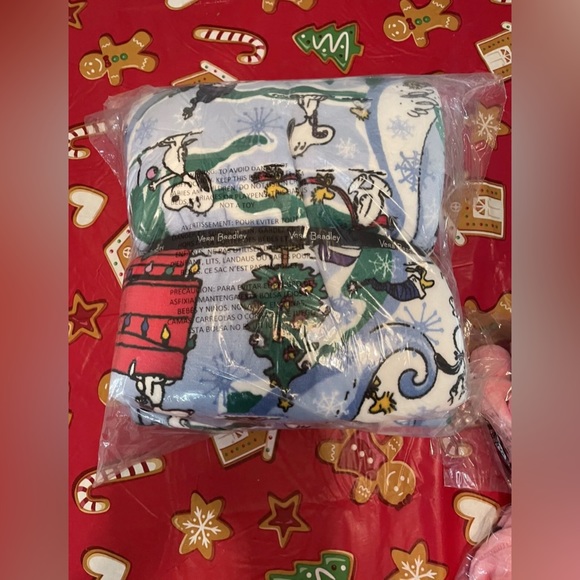 Vera Bradley Bedding Vera Bradley Ski Slope Snoopy Cozy Throw Blanket 72 X 5 Peanuts Holiday